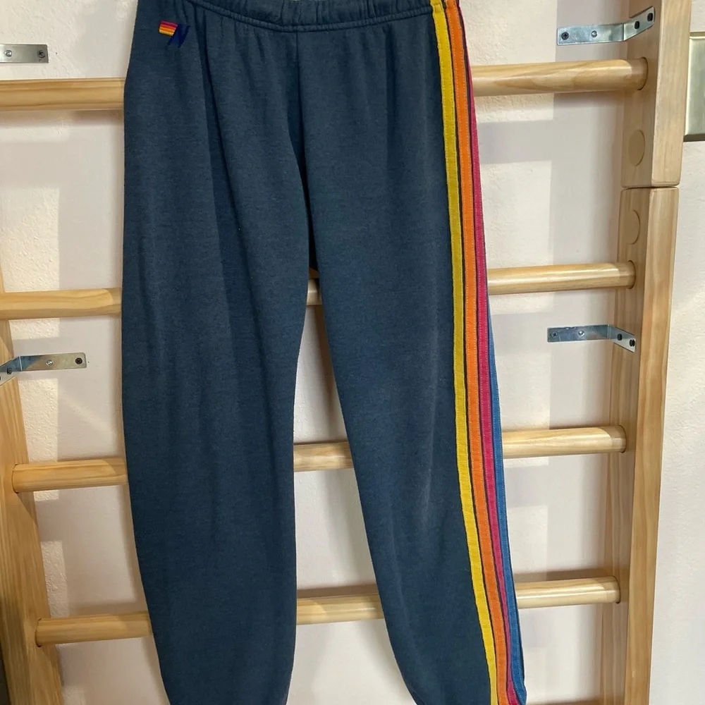 AV charcoal sweats - Picture 6 of 7